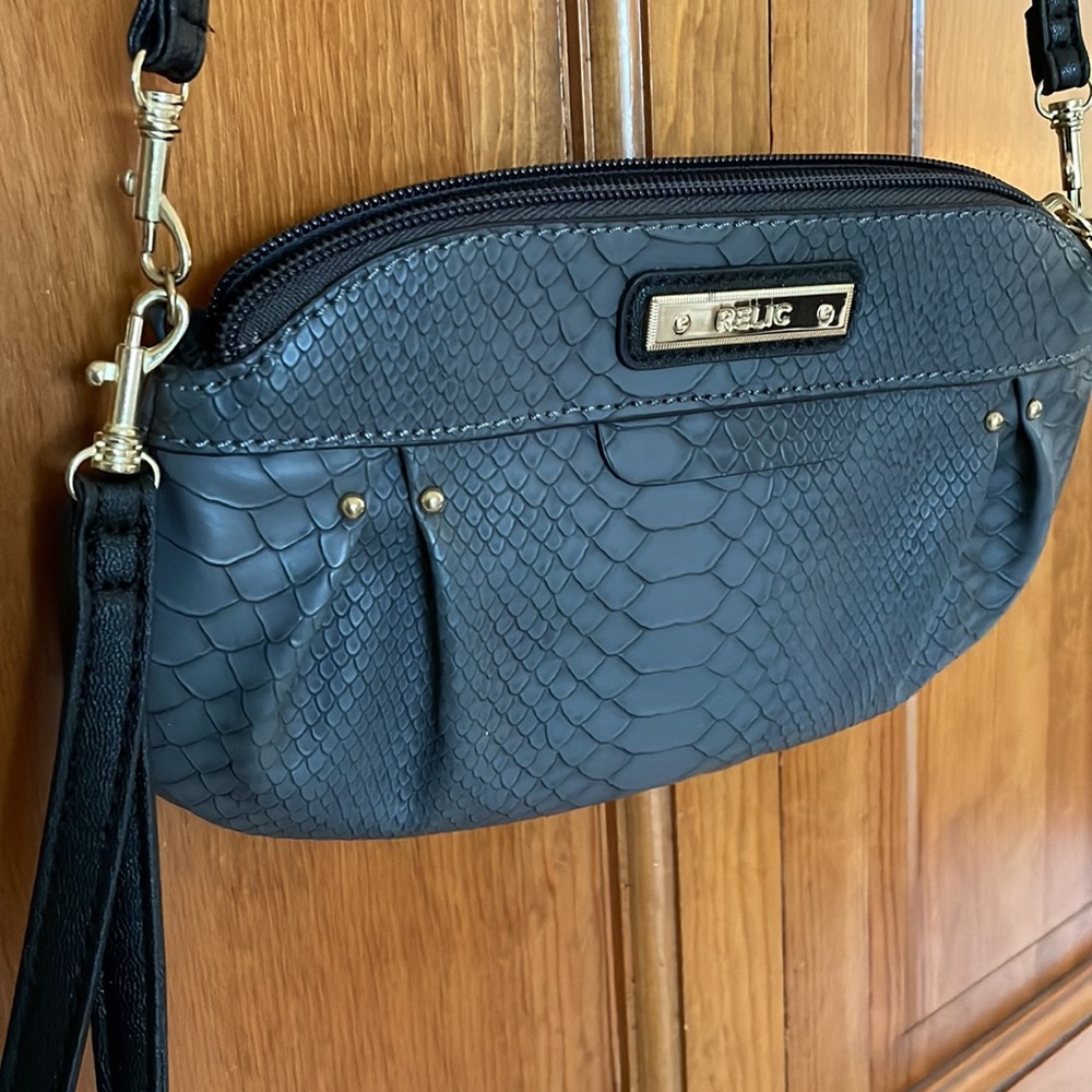 Relic Gray Snake Skin side body purse - EUC